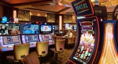 Slot Online vs Live Casino: Mana yang Lebih Menguntungkan?